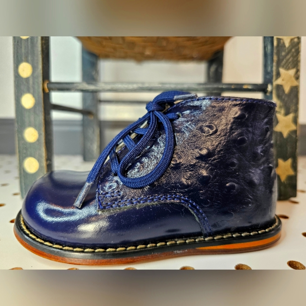 JOSMO WALKER Patent Ostrich Walking Shoes Size: 5 toddler Color: Navy
